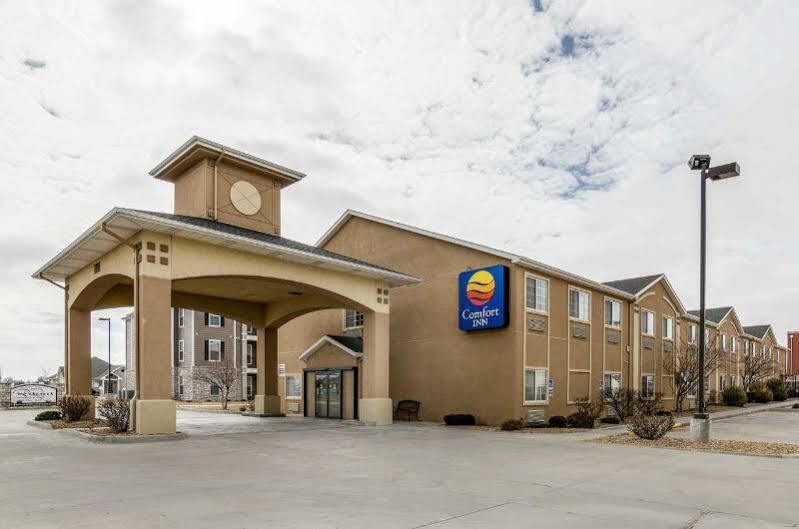 Отель Super 8 By Wyndham Great Bend Экстерьер фото